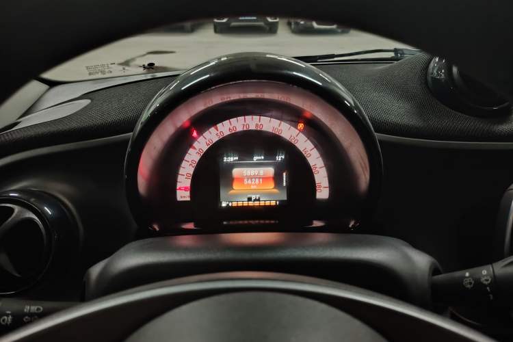 Used  forfour 2016 1.0L 52 kW Passion Edition
