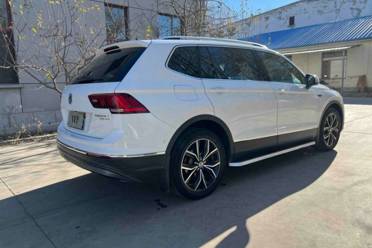 Used Volkswagen Tiguan L 2019 330TSI Automatic Two-Wheel Drive Smart Luxury Version China VI Standard
