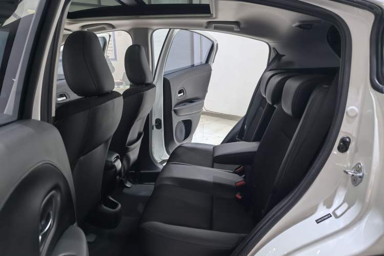 Used Honda Vezel 2020 1.5L CVT Pioneer Edition
