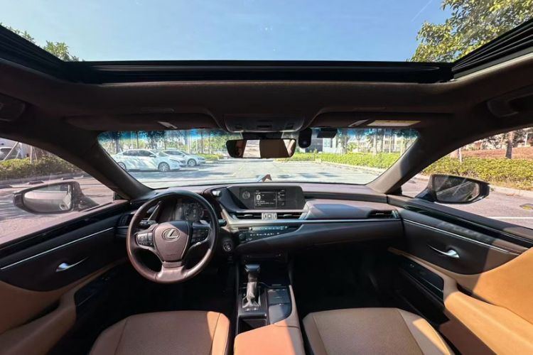 Used Lexus ES 2020 200 Excellence Edition
