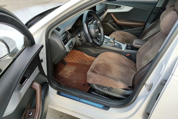 Used Audi A4L 2018 30th Anniversary Edition 40 TFSI Fashion Model
