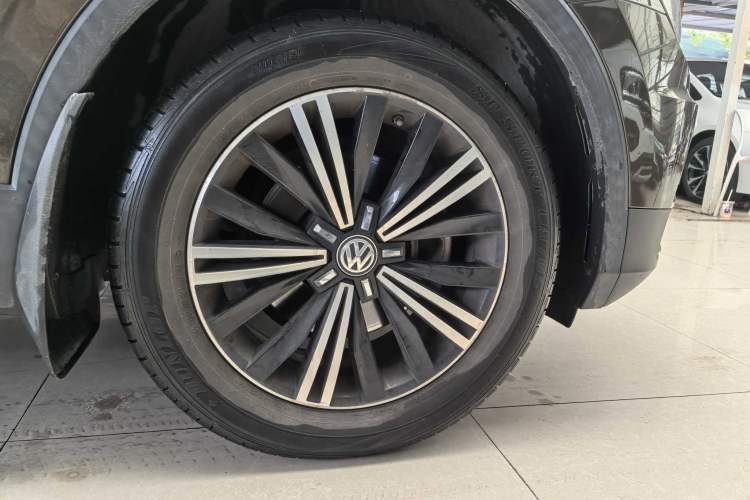 Used Volkswagen Tiguan L 2019 330TSI Automatic Two-Wheel Drive Panoramic Comfort Edition China V Standard
