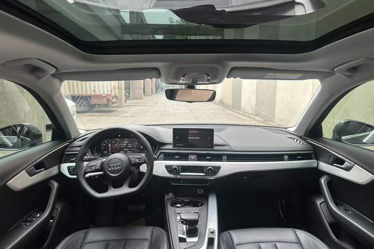 Used Audi A4L 2019 40 TFSI Fashion Edition China VI Emission Standard
