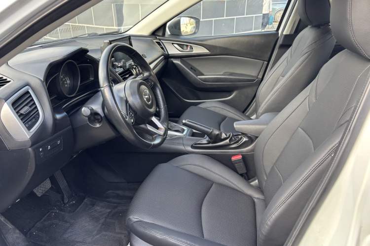 Used Mazda Mazda 3 Axela 2017 Sedan 1.5L Automatic Comfort Model Emission Standard China V
