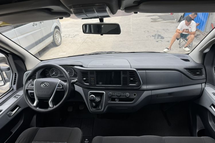 Used SAIC MAXUS Xintu V80 2021 2.0T Manual Classic Aoyuntong 127 PS Mid-axle Mid-roof 6/7/8/9-Seater
