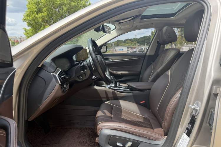 Used BMW 5 Series 2019 530Li Luxury Edition Premium Package
