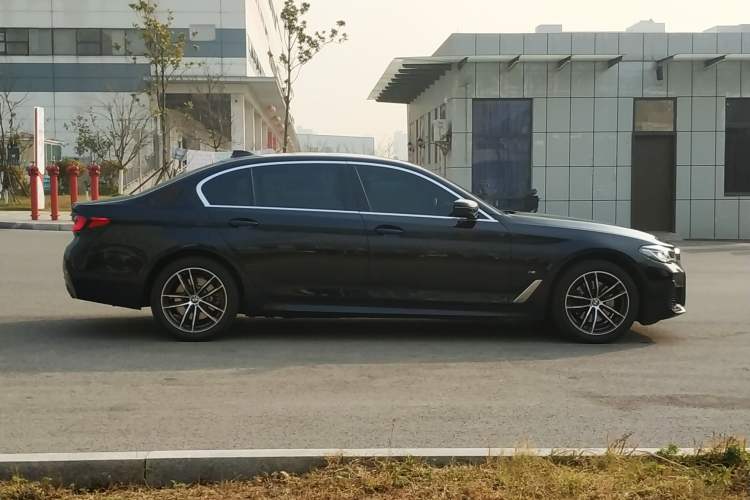 Used BMW 5 Series 2022 Second Facelift 525Li M Sport Package
