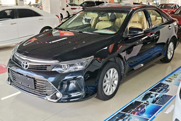Used Toyota Camry 2016 2.0G 10th Anniversary Leading Edition
