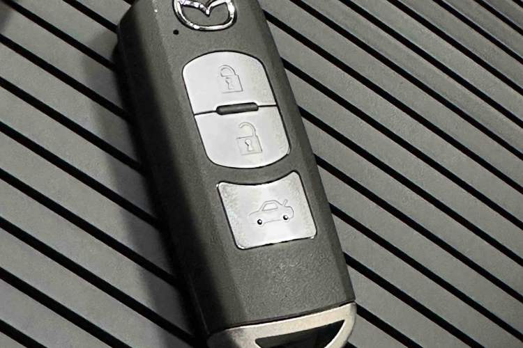 Used Mazda Atenza 2017 2.5L Blue Sky Prestige Edition
