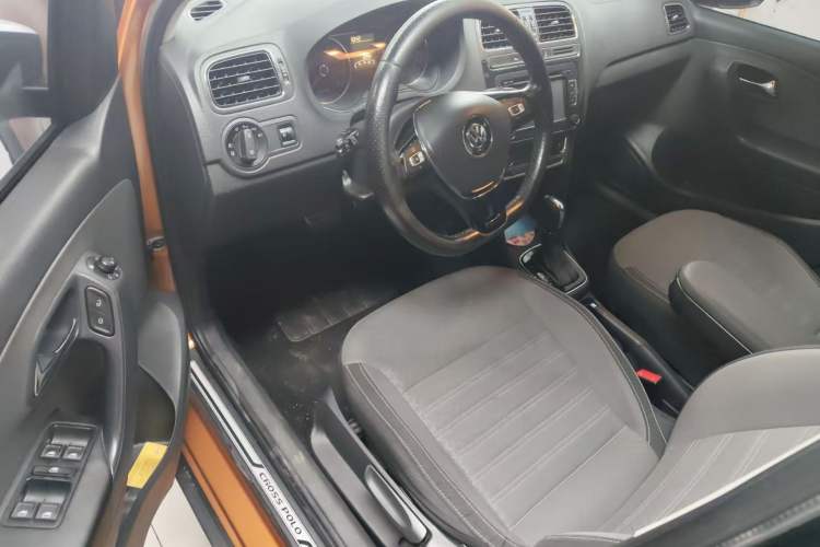 Used Volkswagen Polo 2014 1.6L Cross Polo Automatic

