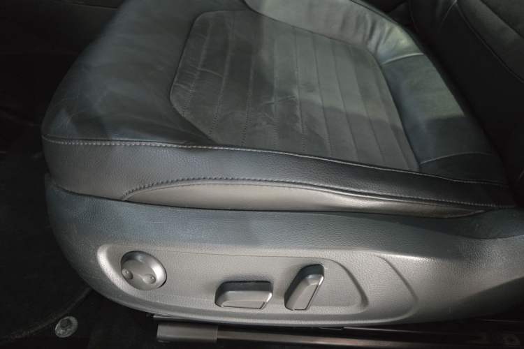 Used Volkswagen Magotan 2016 1.8TSI Luxury Comfort Model