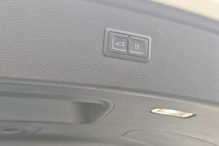 Used Audi Q5L 2020 45 TFSI Prestige Fashion Model
