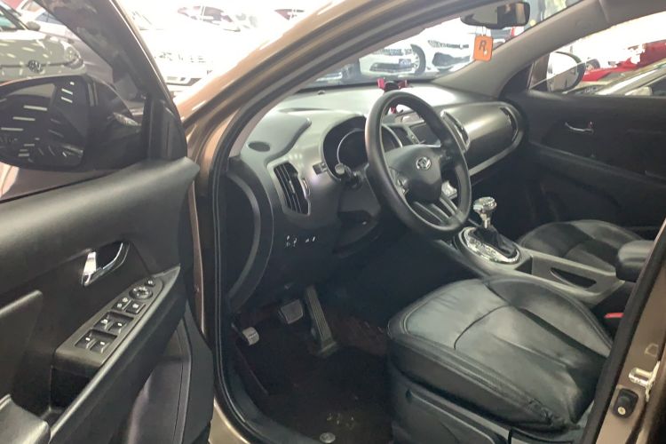 Used Kia Sportage R 2015 2.0L Automatic Two-Wheel Drive DLX Model
