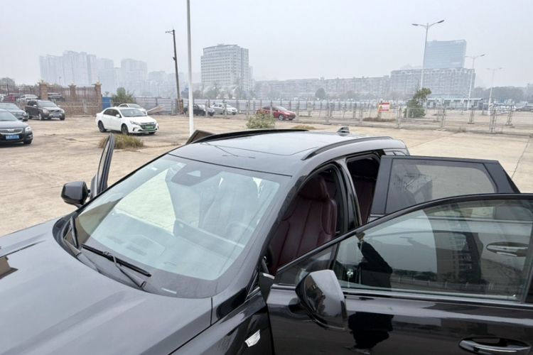 Used Cadillac XT5 2025 2.0T Platinum Edition
