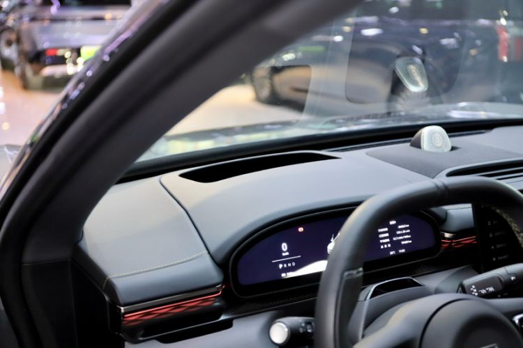 Used Zeekr 7X 2025 100 kWh Long-Range Rear-Wheel Drive with Intelligent Driving Features