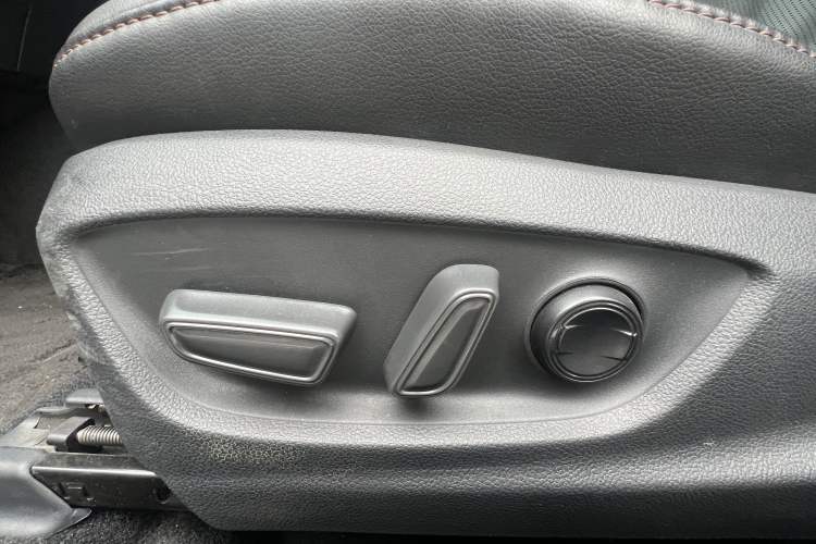 Used Toyota Camry 2021 2.0G Luxury Edition
