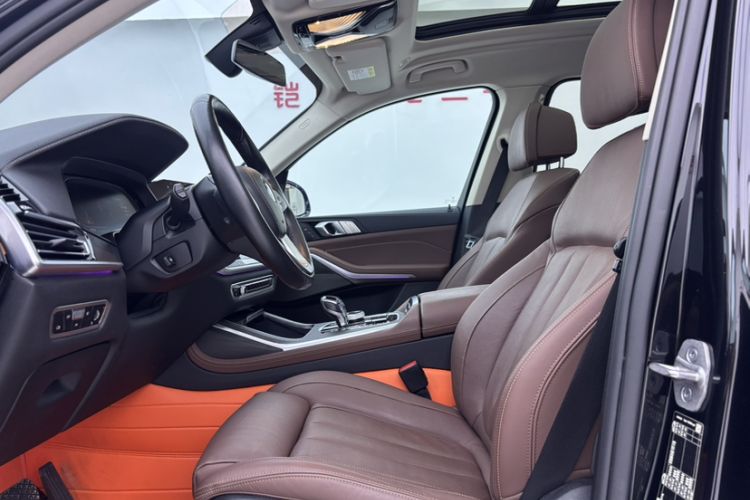 Used BMW X7 2022 xDrive40i Luxury Package with Leading Features