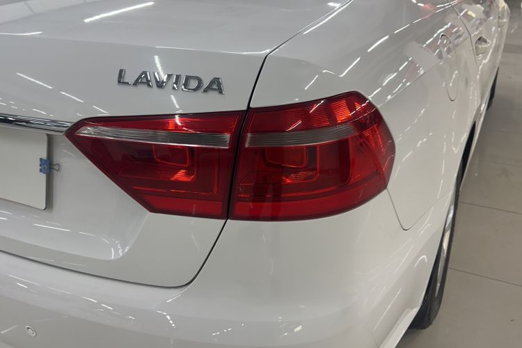 Used Volkswagen Lavida 2013 Revised Classic 1.6L Automatic Fashion Edition