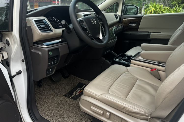 Used Honda Odyssey 2015 Revised 2.4L Luxury Edition
