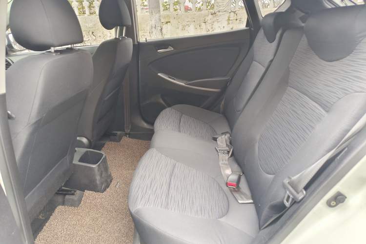 Used Hyundai Verna Ray 2014 1.4L Automatic GLX
