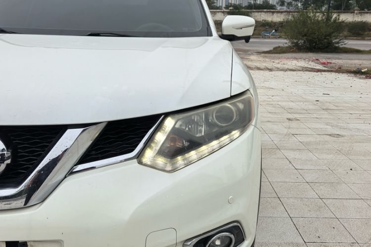 Used Nissan X-Trail 2015 2.0L CVT Comfort MAX Edition 2WD
