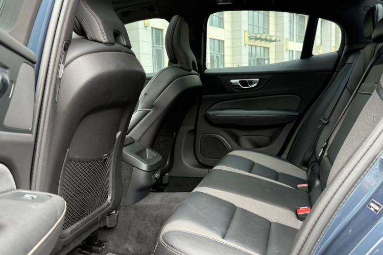 Used Volvo S60 2020 T4 Zhiyuan Sport Edition
