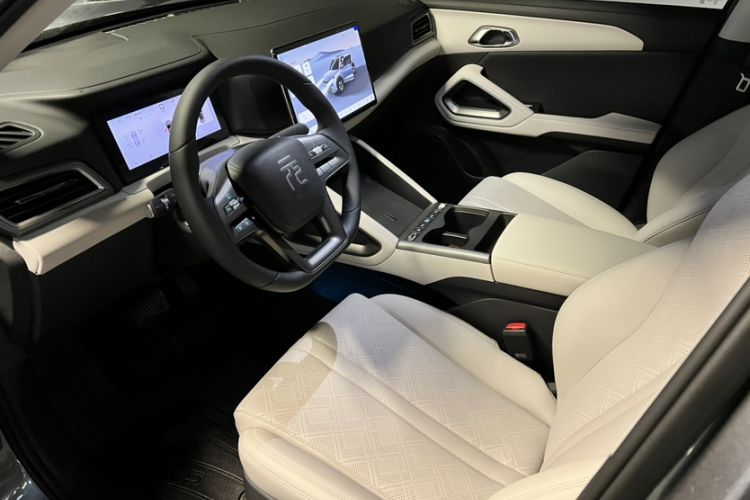 Used BYD Yuan UP 2025 Intelligent Driving Version 401 KM Dynamic Edition
