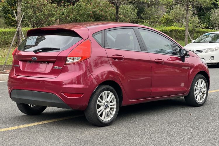 Used Ford Fiesta 2013 Hatchback 1.5L Automatic Fashion Edition
