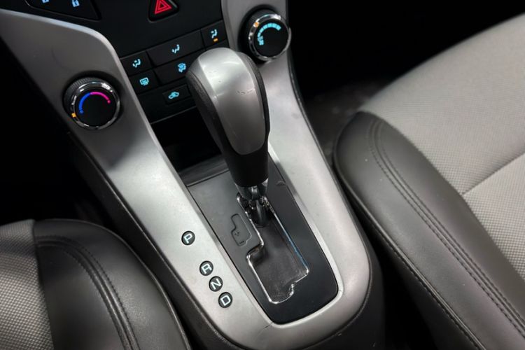 Used Chevrolet Cruze 2013 1.8L SE AT
