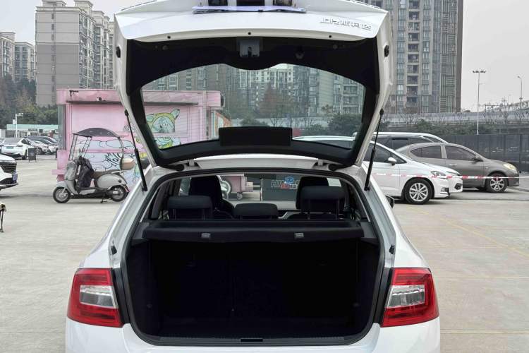 Used Skoda Octavia 2017 Classic Model 1.6L Automatic Comfort Edition
