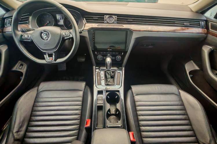 Used Volkswagen Magotan 2018 Facelift 330TSI DSG Luxury Model
