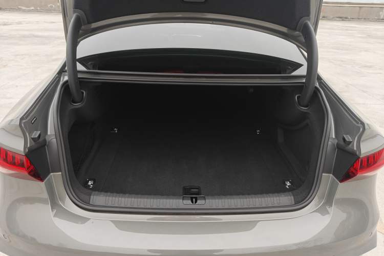 Used Audi A7L 2024 45TFSI quattro S-line Visionary Edition Flow Crystal Package