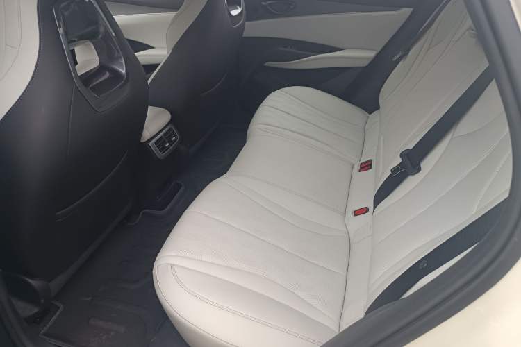 Used BYD Seal 06 New Energy 2024 DM-i 120KM Luxury Model
