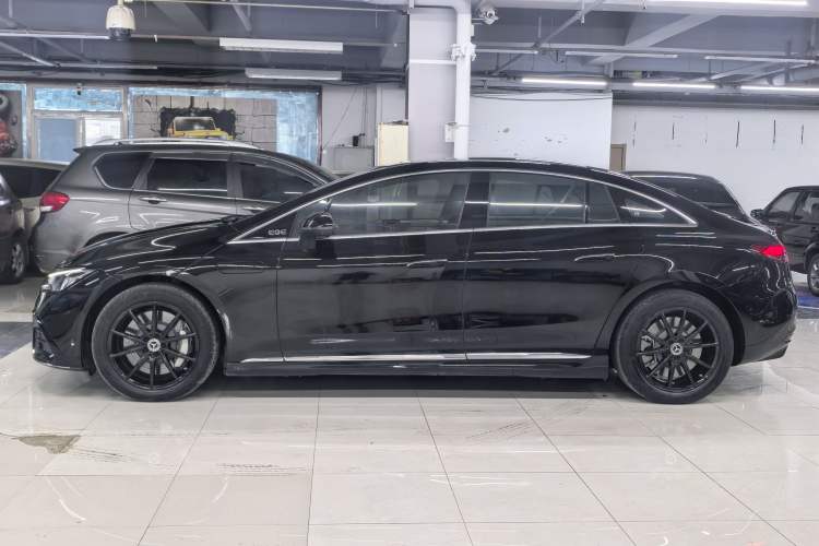 Used Mercedes-Benz EQE 2022 350 Pioneer Edition
