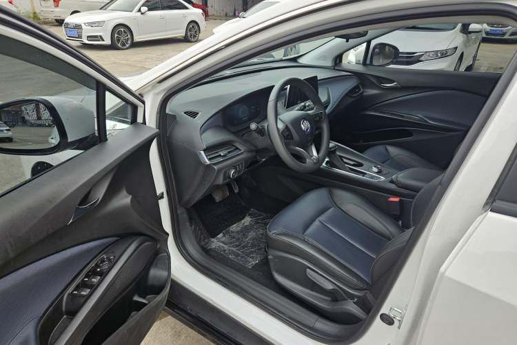 Used Buick Velite 6 2023 430km Range Commuter Version
