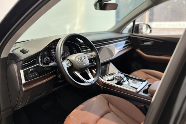 Used Audi Q7 2023 45 TFSI quattro S line Sport model
