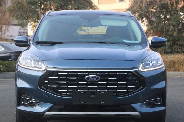 Used Ford Escape 2020 EcoBoost 245 Two-Wheel-Drive Titanium Edition
