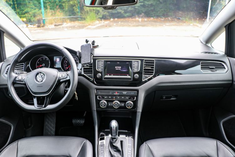 Used Volkswagen Golf 2015 1.4TSI Sportsvan
