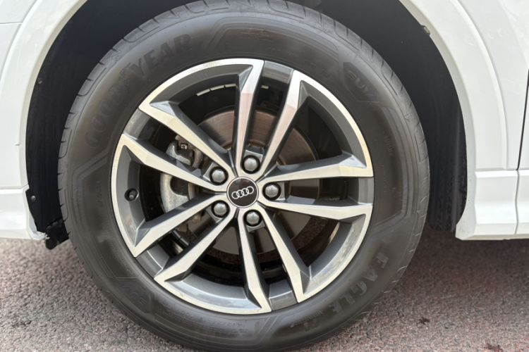 Used Audi Q3 2021 35 TFSI Progressive Dynamic Edition
