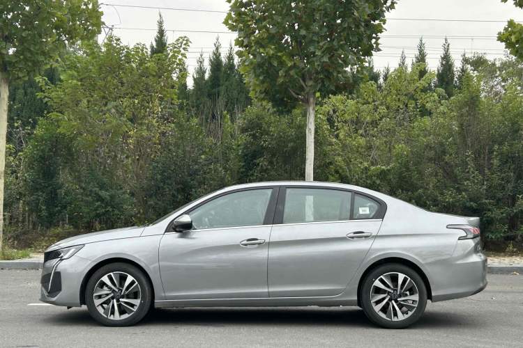 Used Peugeot 408 2022 1.6T Light-Chasing Edition
