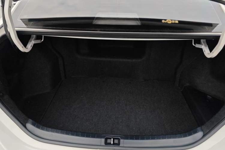 Used Toyota Corolla 2016 Dual-Engine 1.8L E-CVT Leading Edition
