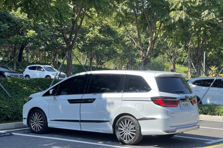 Used Honda Elysion 2024 2.0L eHEV Luxury Edition
