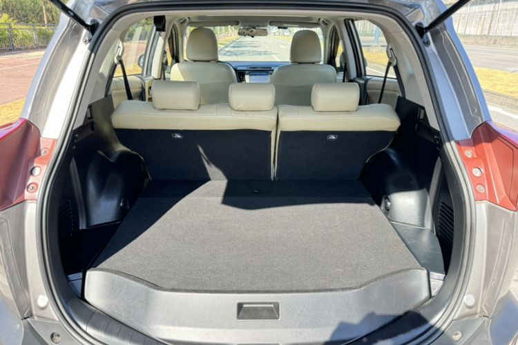 Used Toyota RAV4 2015 2.0L CVT Two-Wheel Drive Fashion Edition