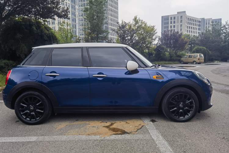 Used  MINI 2015 1.5T COOPER Fun Five-Door Edition
