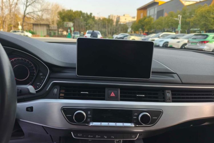 Used Audi A4L 2019 40 TFSI Fashion Version China V