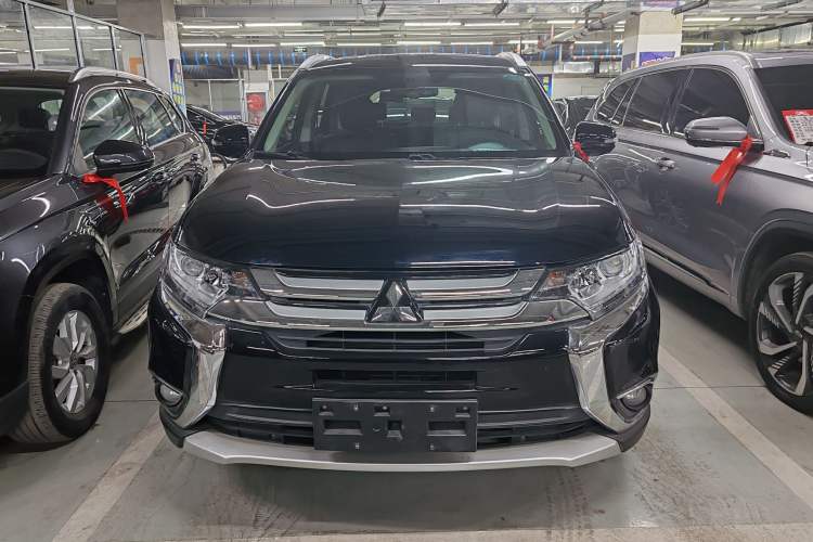 Used Mitsubishi Outlander 2018 2.0L Two-Wheel Drive Glory Edition 5 Seats