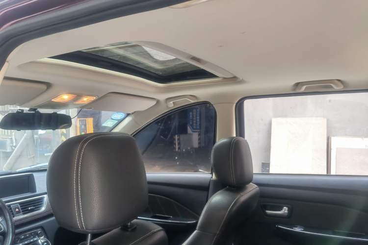 Used Dongfeng Fengon 370 2018 S370 1.5L CVT Luxury Model 5 Seats