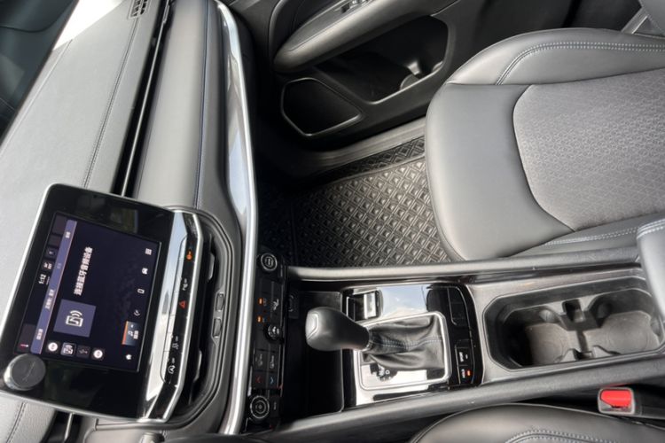 Used  Compass 2021 220T Automatic Leading Edition
