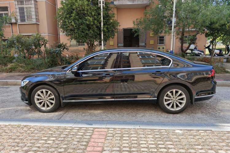 Used Volkswagen Magotan 2019 330TSI DSG Leading Edition China V Standard
