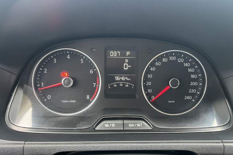 Used Volkswagen Lavida 2013 Revised Version 1.6L Automatic Luxury Edition
